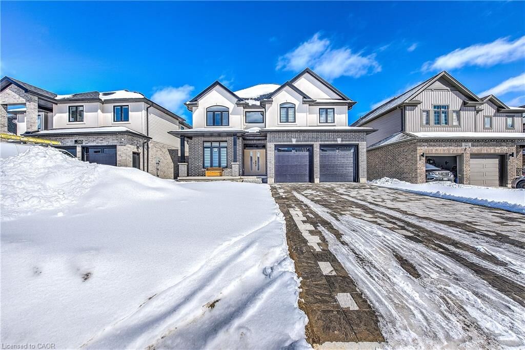 Property Photo: 944 Trailsway Avenue ON N6K 0K6