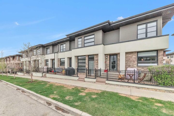 Property Photo:  55 Aspen Hill Green SW  AB T3H 0H6 