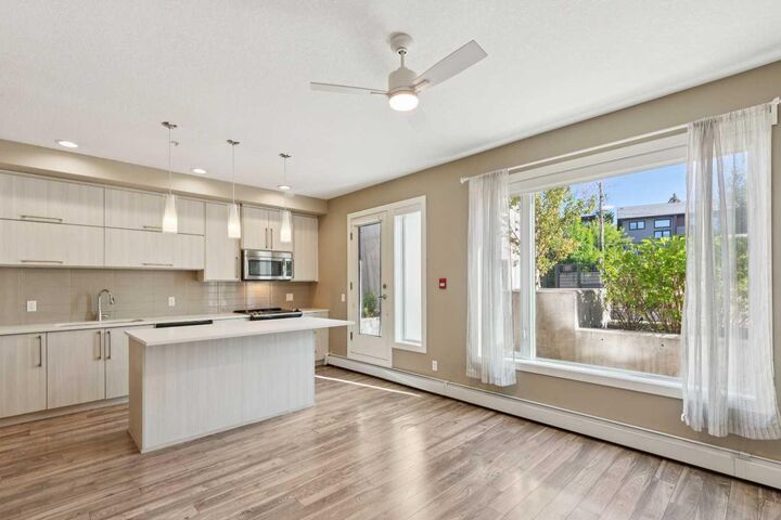 Property Photo:  93 34 Avenue SW 310  AB T2S 3A2 