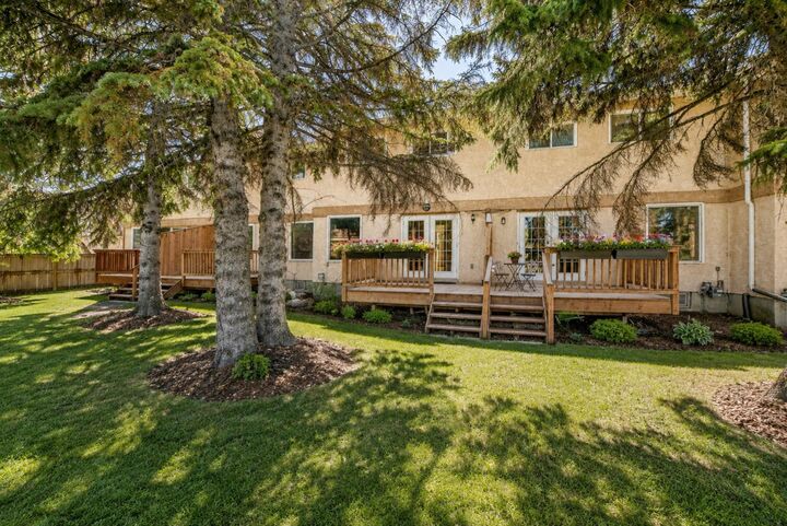 Property Photo:  4630 46 Avenue 6  AB T4H 1C6 