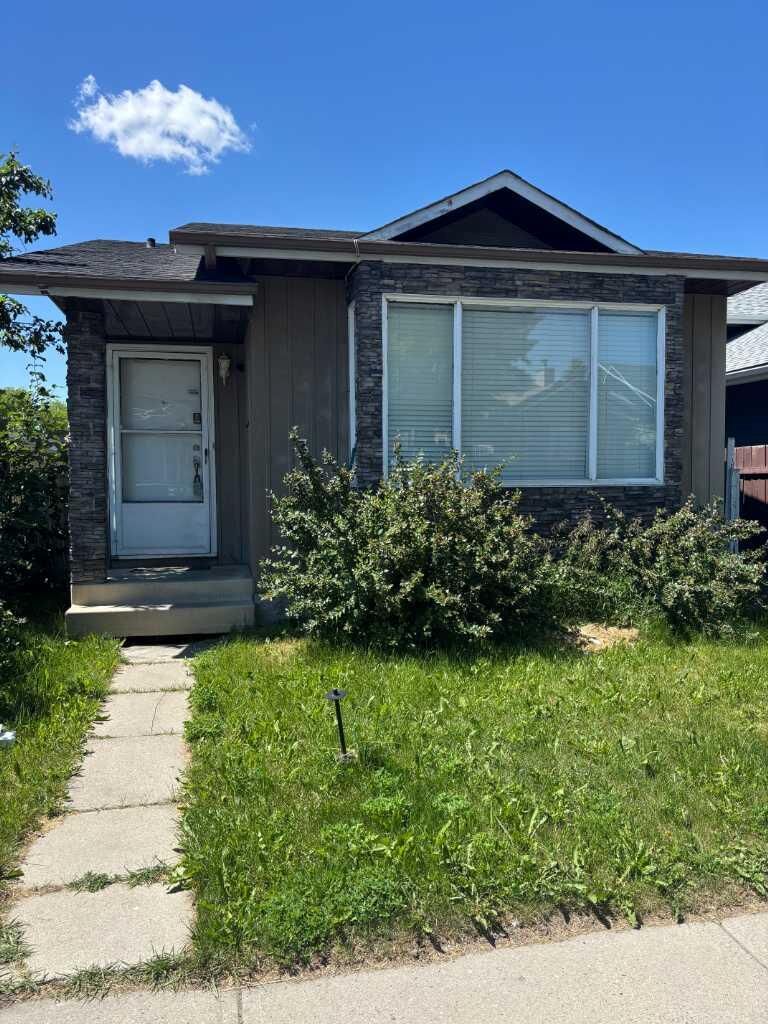 Property Photo: 31 Martindale Close NE AB T3J 2V2