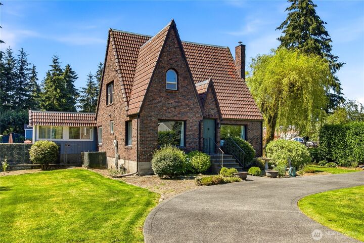 Property Photo:  2504  72nd Street E  WA 98404 