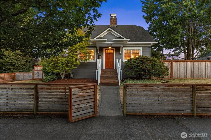 Property Photo:  1920  16th Street  WA 98201 