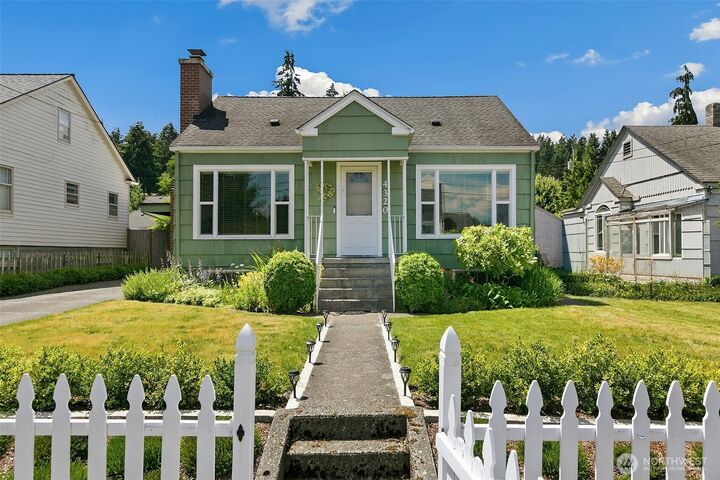 Property Photo:  4320  Terrace Drive  WA 98203 
