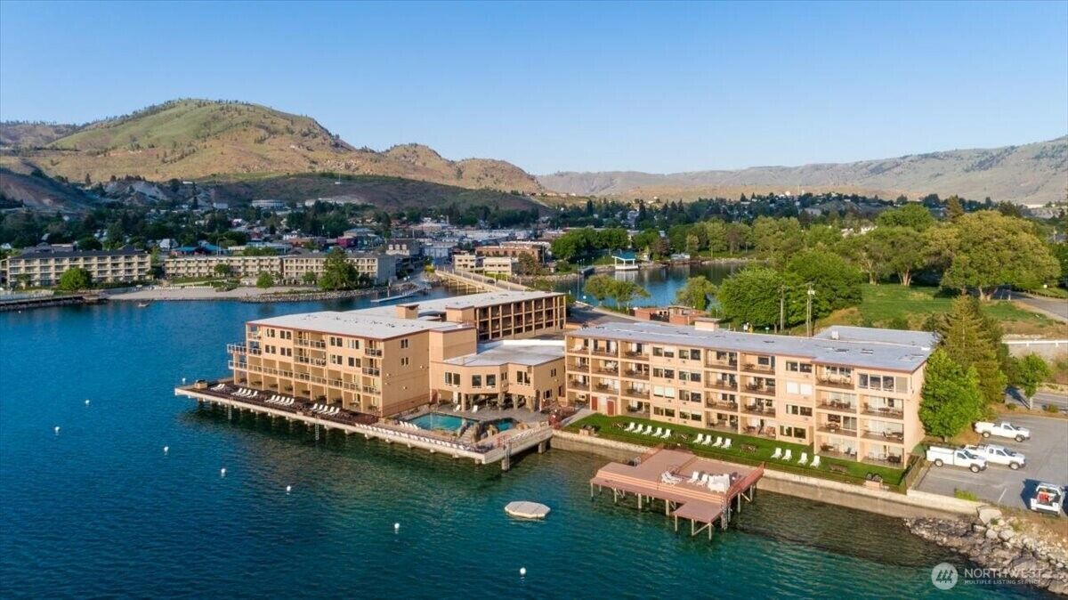 Property Photo:  322 W Woodin Avenue 721  WA 98816 