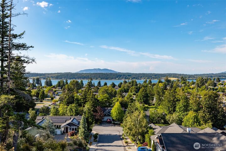 Property Photo:  2314  20th Street  WA 98221 