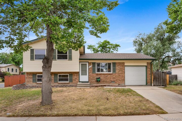 Property Photo:  15384 E Idaho Place  CO 80017 