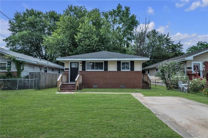 Property Photo:  1820 Bay Ave  VA 23661 
