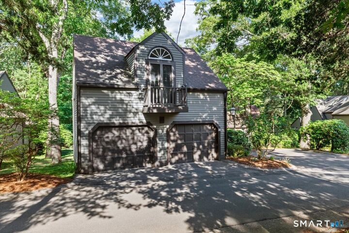 Property Photo:  20 Long Hill Farm  CT 06437 