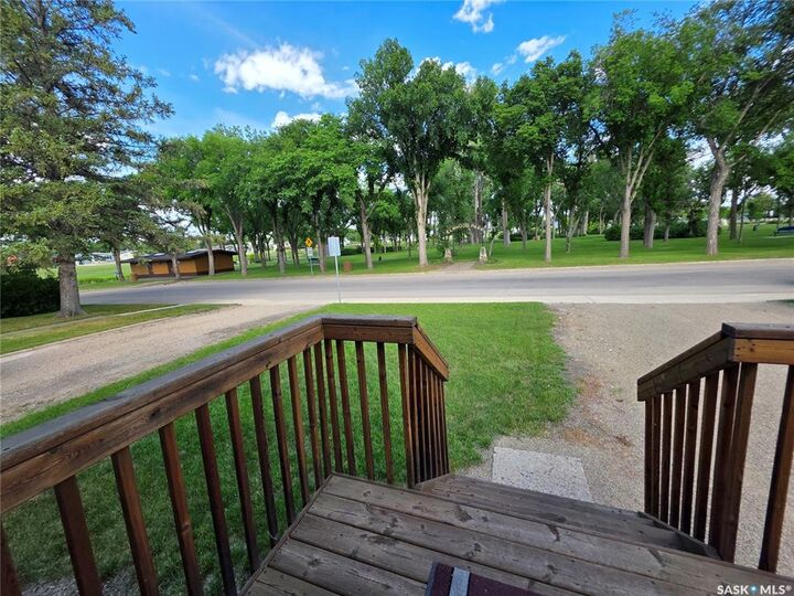 Property Photo: 226 9th Avenue NE SK S9H 2S1