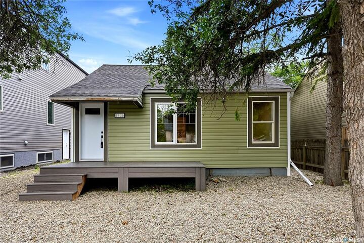 1736 Connaught Street — photo 1