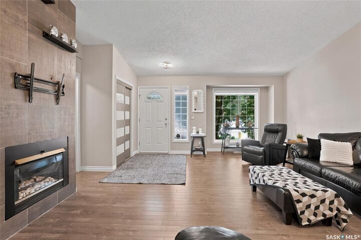Property Photo:  103 Bornstein Crescent  SK S7N 3Y4 