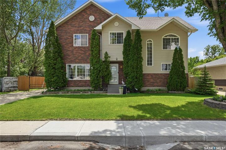 Property Photo:  87 Yarnton Crescent  SK S4R 4A4 