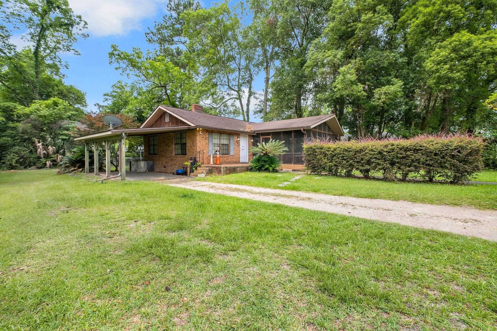 Property Photo:  405 E 6th Avenue  FL 32333 