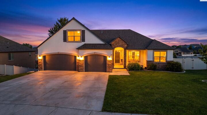 Property Photo: 1628 Heidi Pl. WA 99352