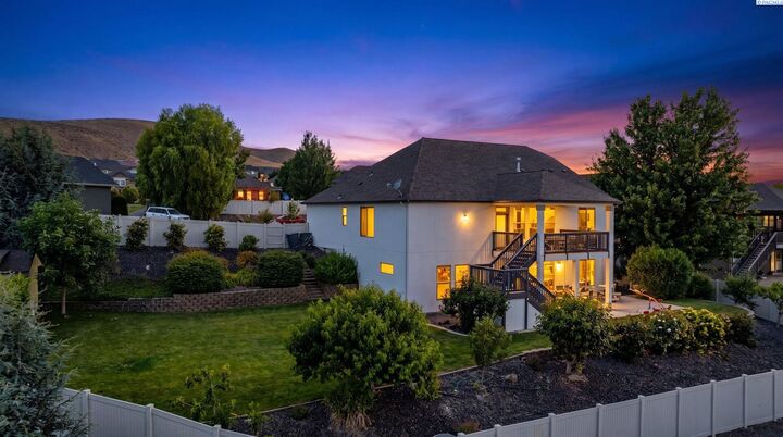 Property Photo:  1628 Heidi Pl.  WA 99352 