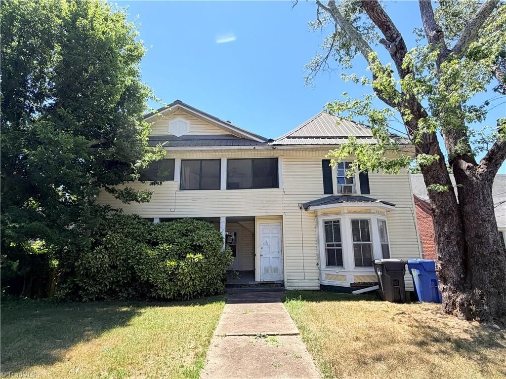 Property Photo:  407 E Street  NC 28659 
