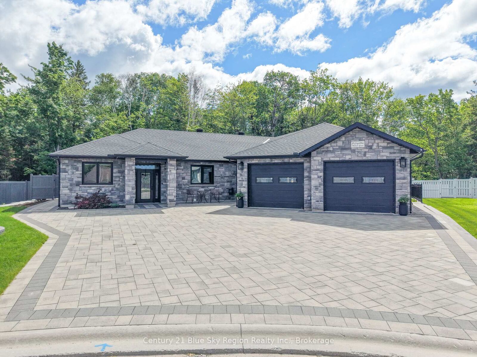 Property Photo: 51 Welkin Grove ON P1A 0G7