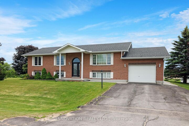14 Riley Crescent — photo 1