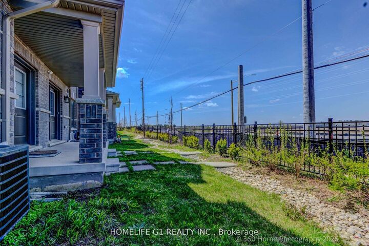 Property Photo:  98 Fruitvale Circle  ON L7A 5B9 