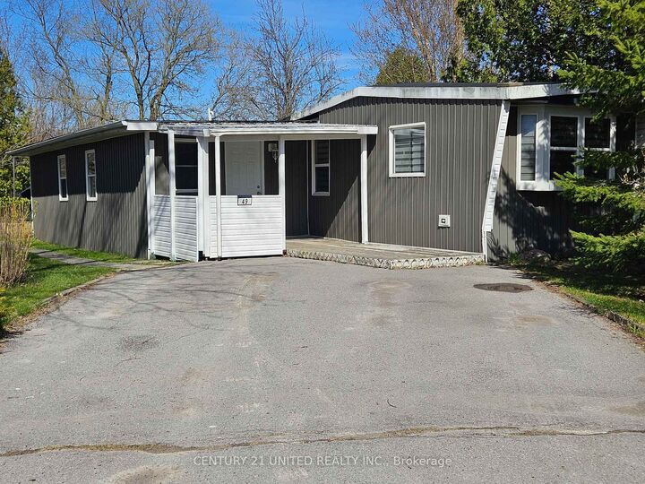 49 Hillview Drive — photo 1