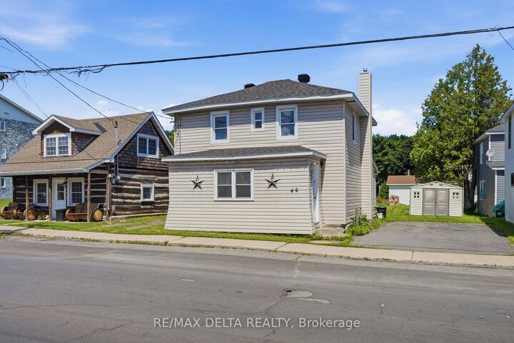 49 Lochiel Street E — photo 1