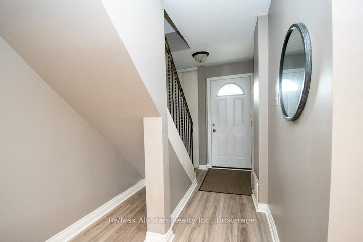 Property Photo:  72 Martin Road 16  ON L1C 3N3 