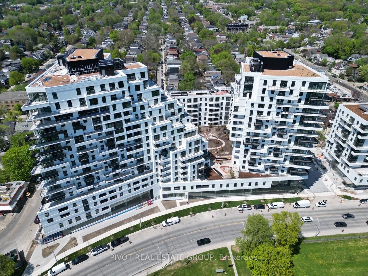 Property Photo:  1050 Eastern Avenue 615  ON M4L 0B7 