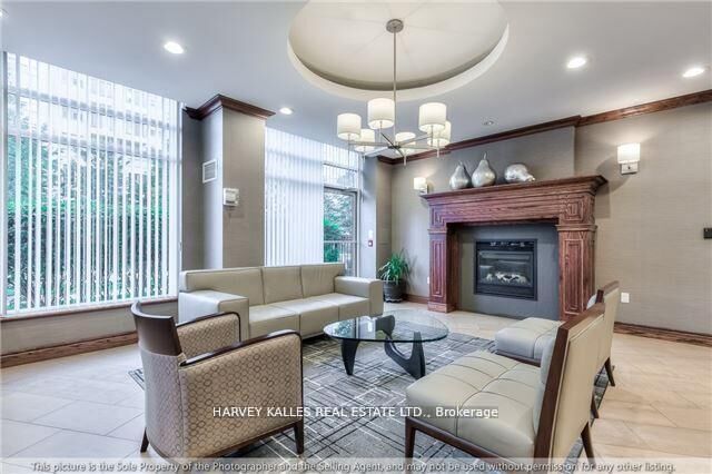 Property Photo:  19 Barberry Place W 703  ON M2K 3E3 