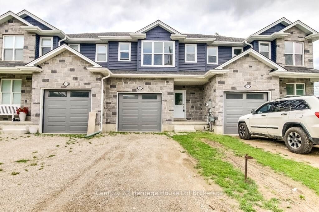 Property Photo: 50 Blandford Street 2 ON N4S 7H6