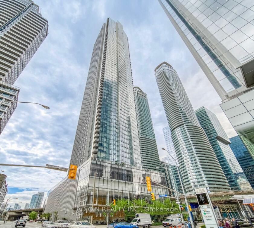 Property Photo:  10 York Street 5205  ON M5J 0E1 