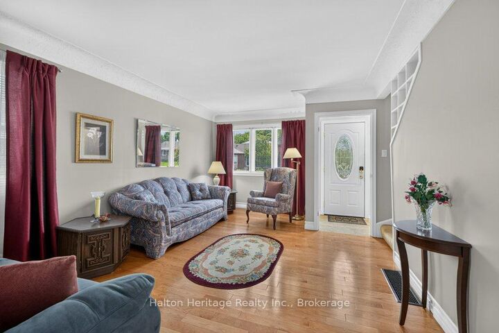 Property Photo: 476 East 37th Street ON L8V 4B9