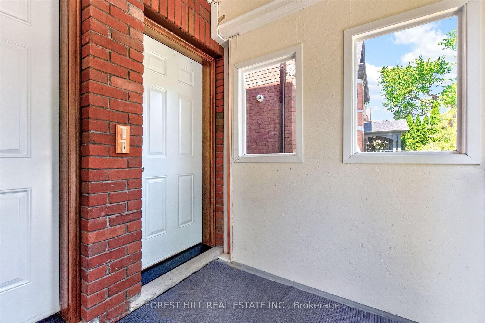 Photo de la propriété:  326 Palmerston Boulevard 2nd Floor  ON M6G 2N6 