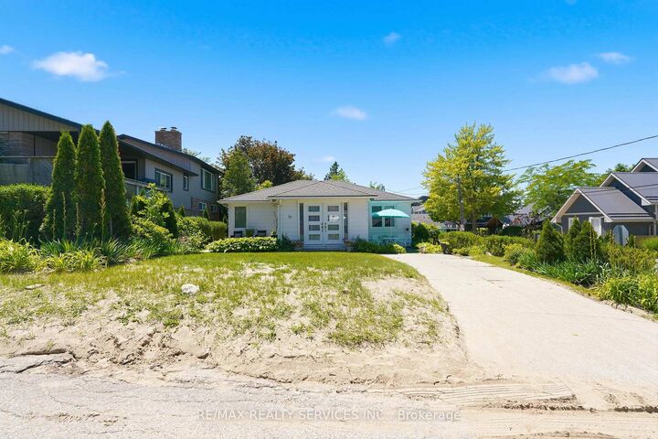 70 Oak Street — photo 1