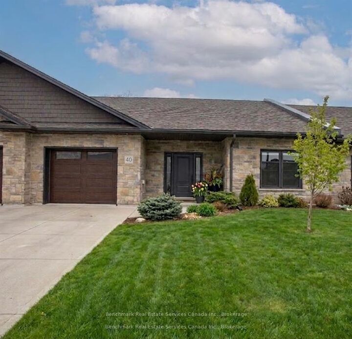 1182 Queen Street 40 — photo 1