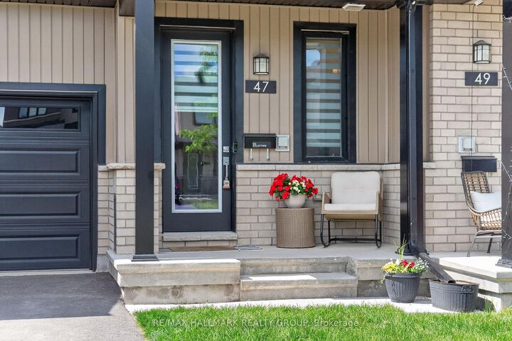 Photo de la propriété:  47 Jargeau Road  ON K1W 0S7 