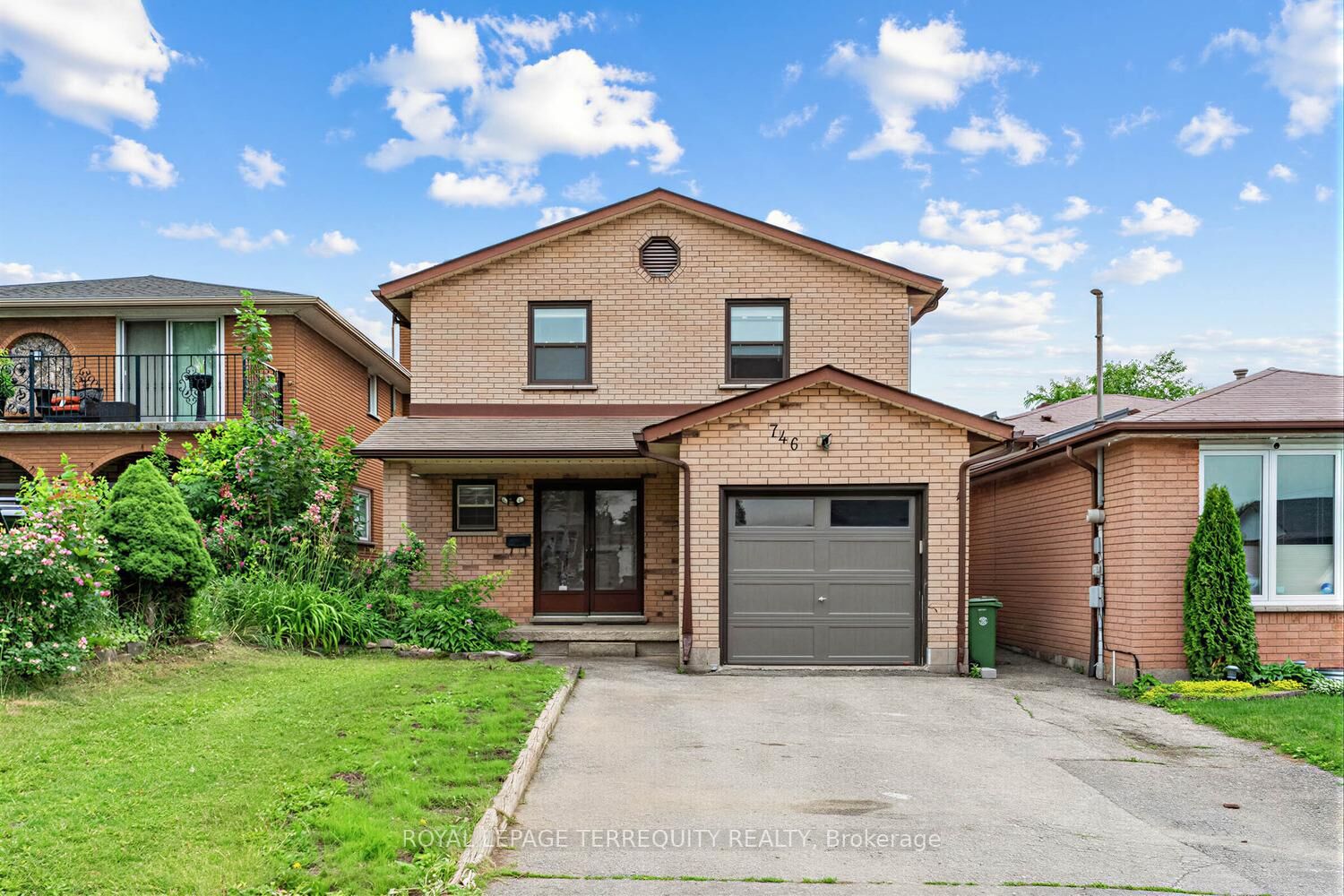 Property Photo:  746 Limeridge Road E  ON L8W 1A3 
