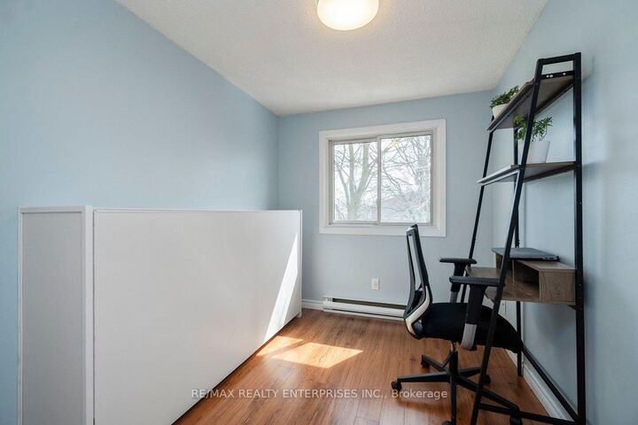 Photo de la propriété:  121 Morgan Avenue 7  ON N2A 2M4 