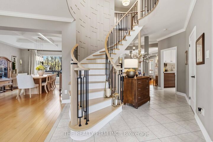 Property Photo: 3 Cliffcrest Court ON L7C 1C1