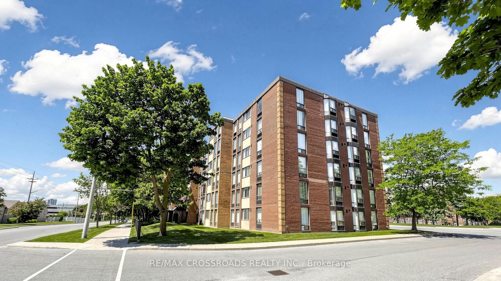 Photo de la propriété:  1530 Pickering Parkway 206  ON L1V 3V8 