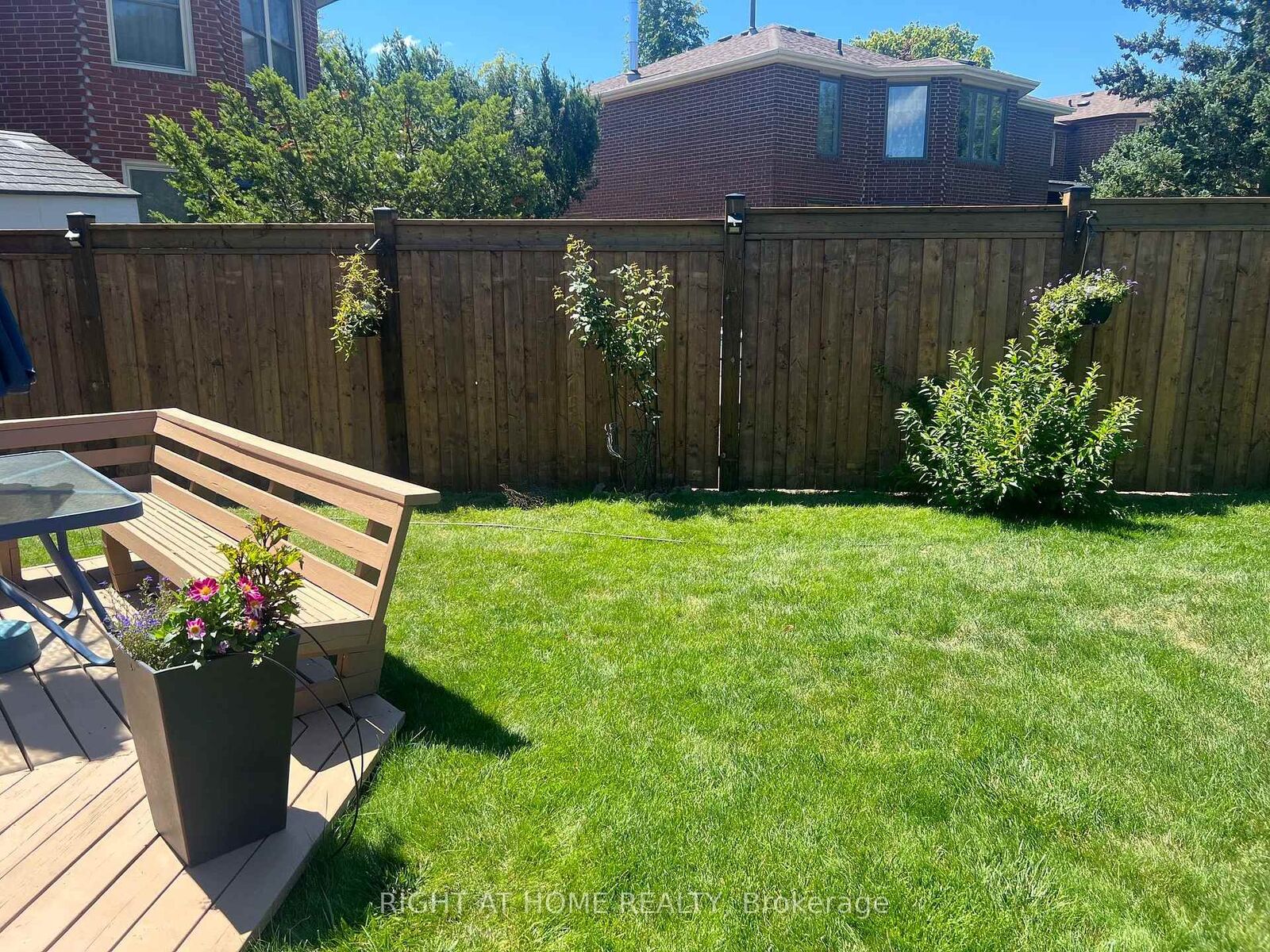 Property Photo: 3088 Spring Creek Crescent ON L5N 4R7