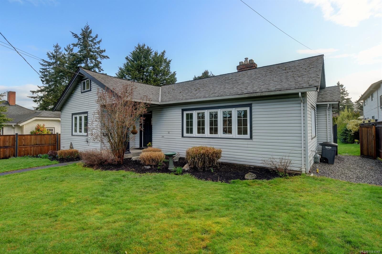 Property Photo: 3919 Quadra St BC V8X 1J3