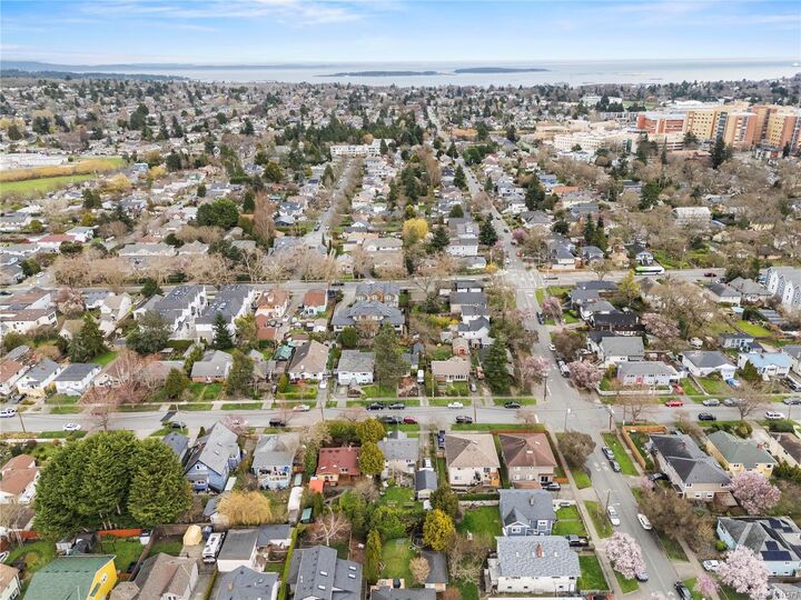 Property Photo: 2614 Scott St BC V8R 4H9