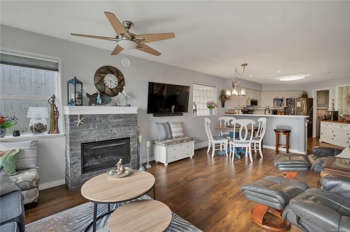 Property Photo: 350 Island Hwy S #105 BC V9W 1A5