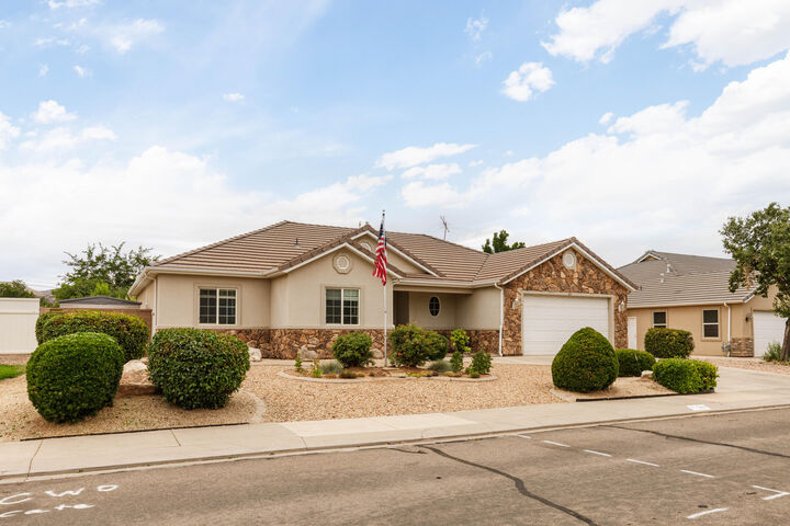 Property Photo:  567 W 375 S  UT 84737 