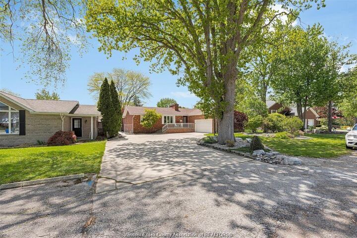 Property Photo: 274 Irwin ON N8M 2T6