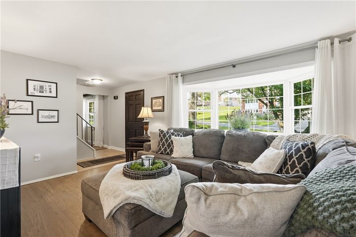 Property Photo:  737 Wyngold Drive  PA 15237 