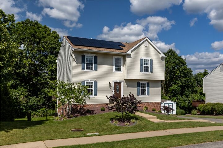 Property Photo:  422 Skylark Dr  PA 15108 