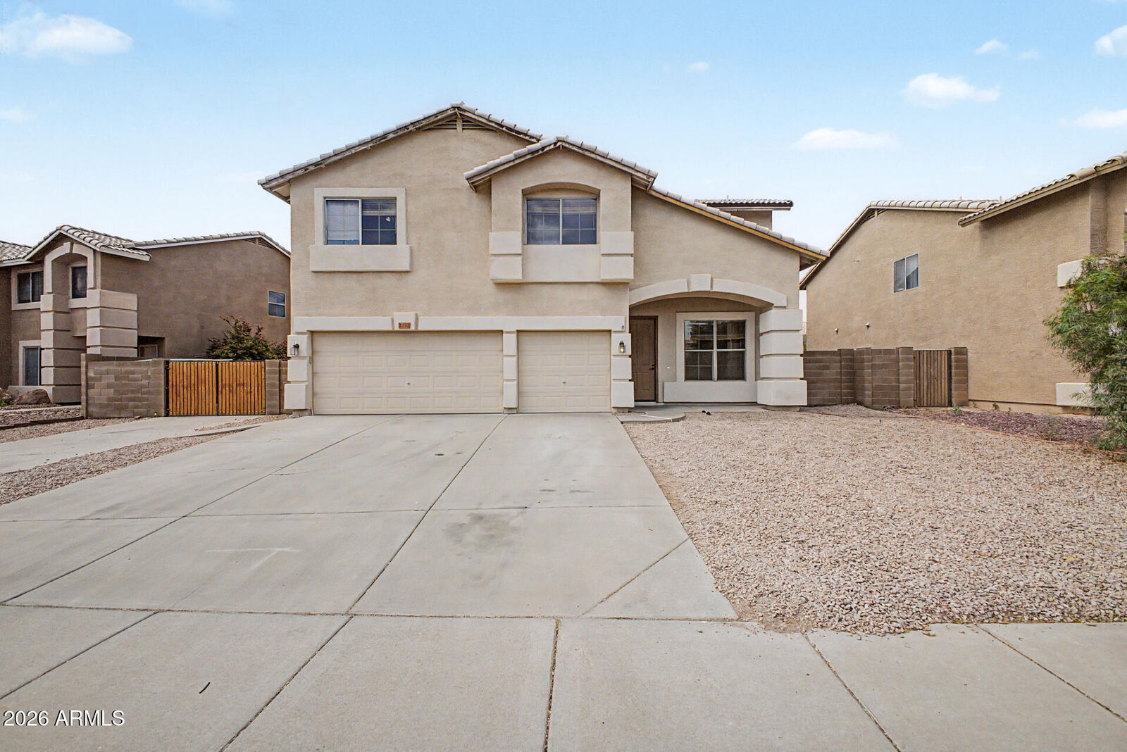 Property Photo: 2070 E 38th Avenue AZ 85119