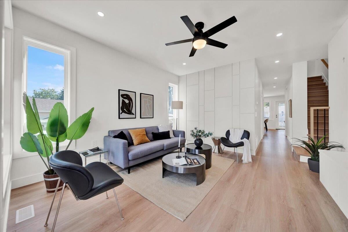 Property Photo: 10039 128 Street 103 BC V3T 2Z1